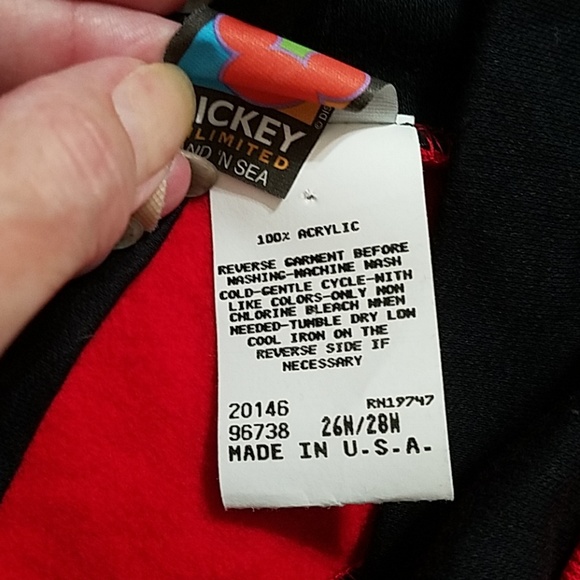 MICKEY MOUSE red long sleeve graphic sweatshirt sz. 26-28 WDW Disneyland Resort - Picture 4 of 7